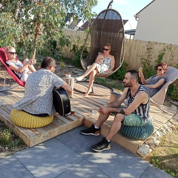 création d’une terrasse cocooning en palettes de récupération